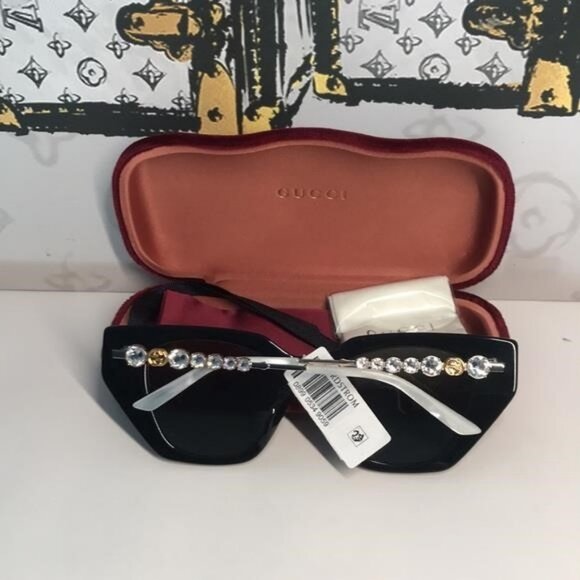 New Authentic Gucci Black Cat-Eye Sunglasses GG0641s 001 - Picture 3 of 11